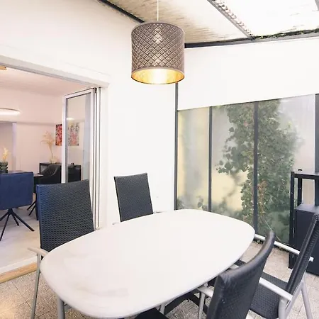 Apartment Elegantes Mit Terrasse *