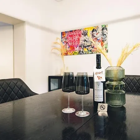 Elegantes Mit Terrasse Apartment Graz